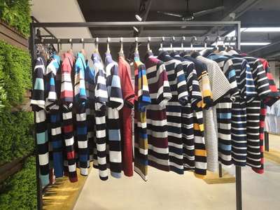 尾货服装及帽子批发的定义、来源与价值分析