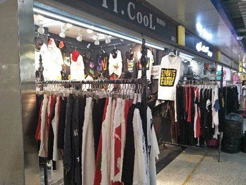 100蚊4件抵到爆！广州这个服装批发市场，潮牌爆款不踩雷——帽批发扫货攻略